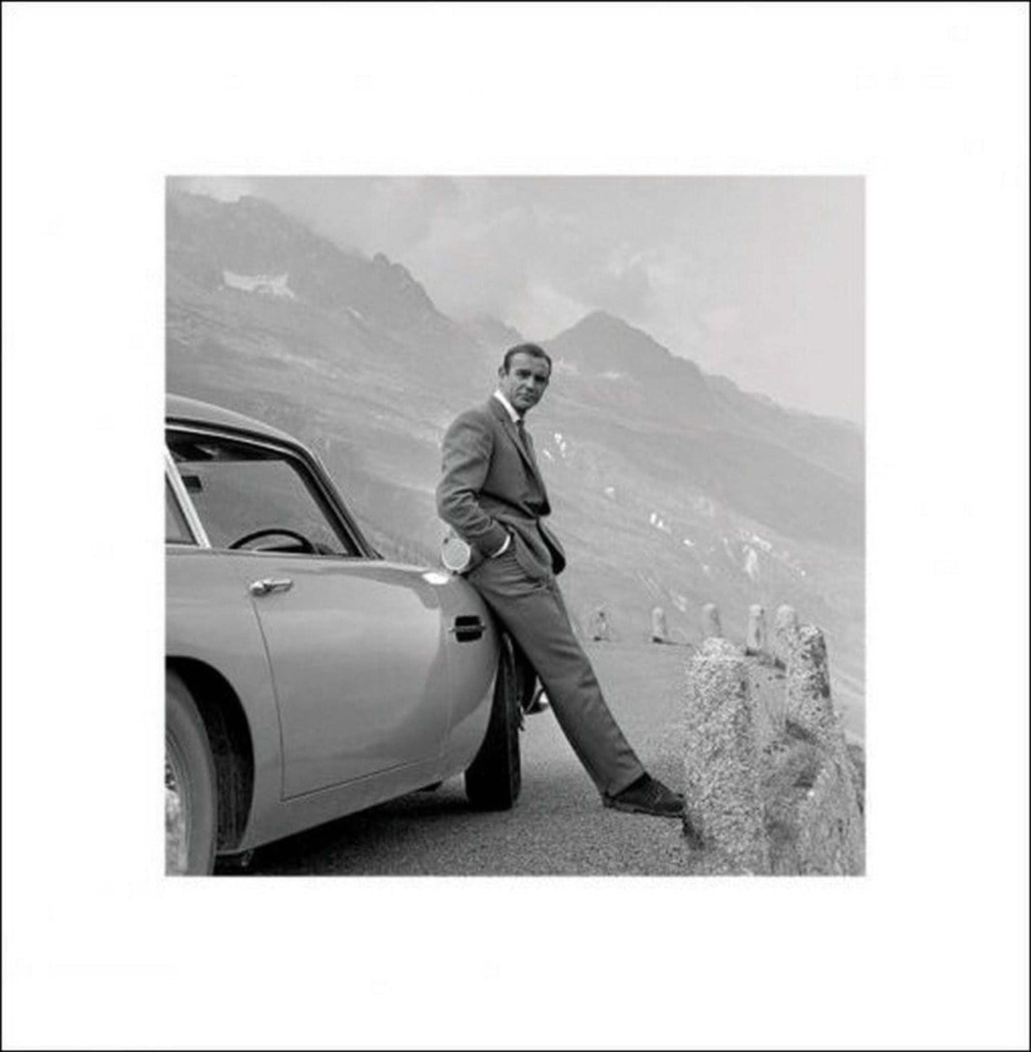 Kunstdruck James Bond Aston Martin 40x40cm